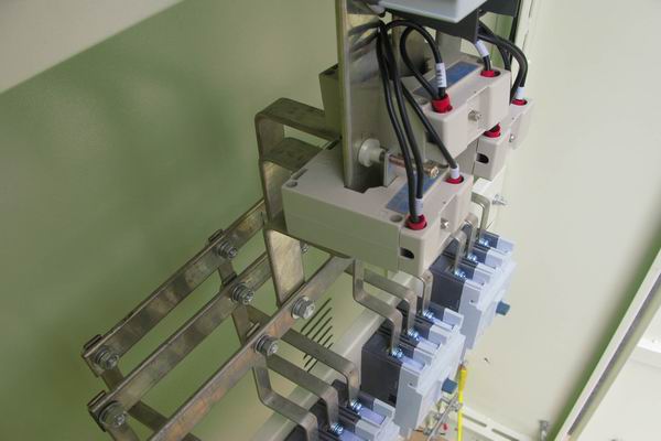 建筑配电柜-应急照明配电柜使用对工作人员的具